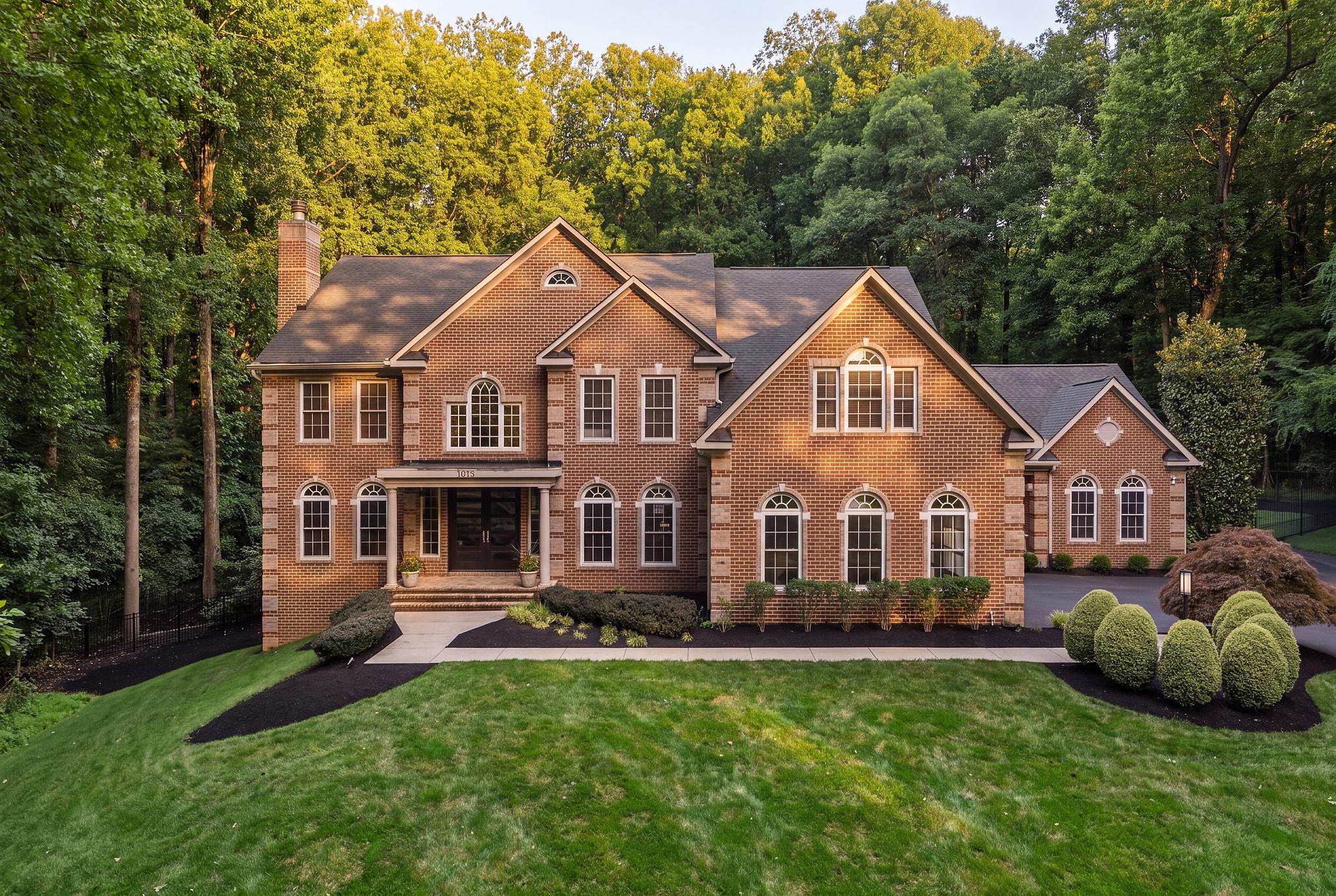 13773 LAKESIDE DRIVE