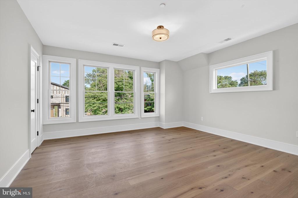 8722 EWING DRIVE