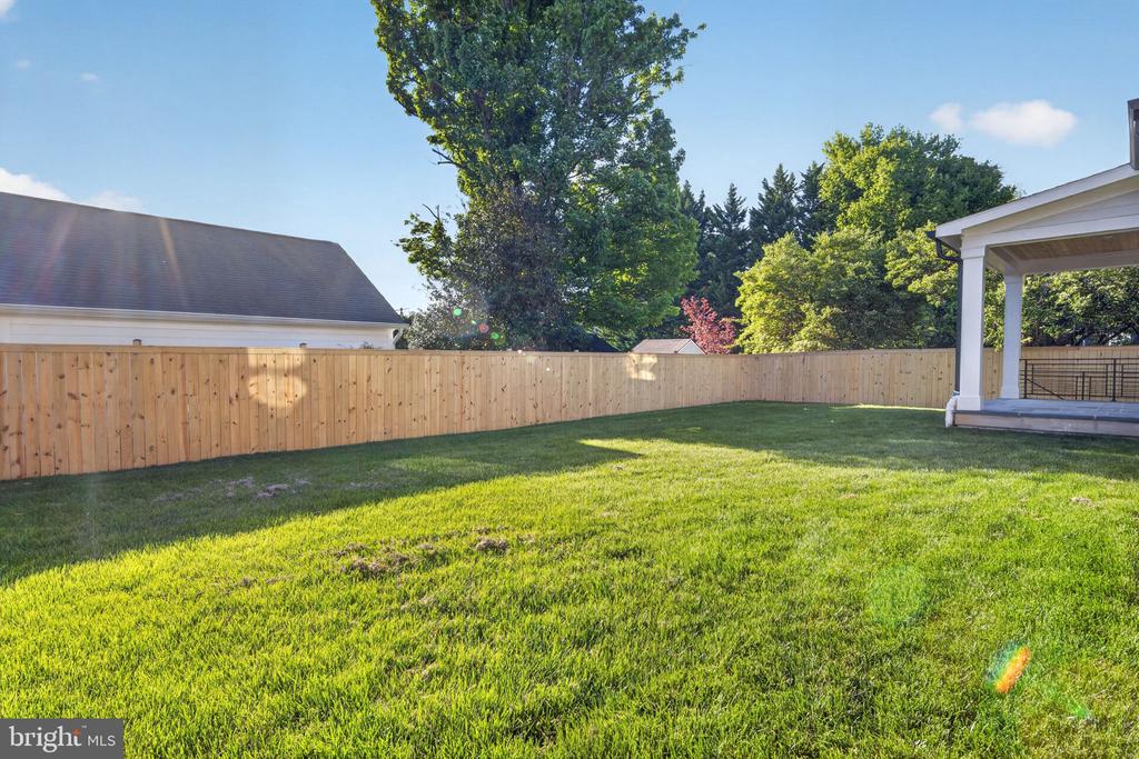 8722 EWING DRIVE
