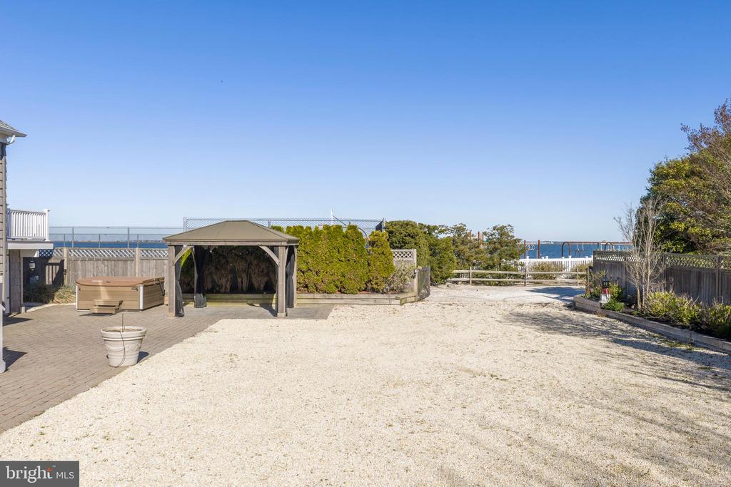 5000 W BAY TERRACE