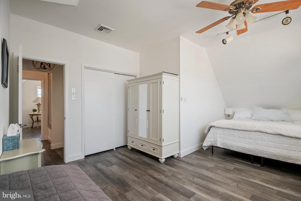 5000 W BAY TERRACE