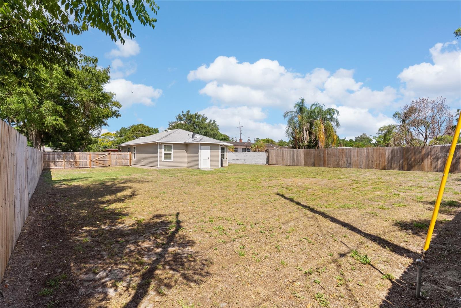 1411 ROGER BABSON RD