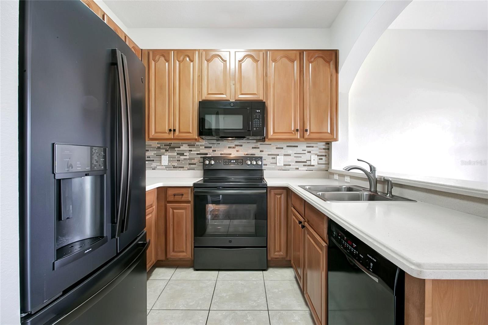16571 CEDAR CREST DR