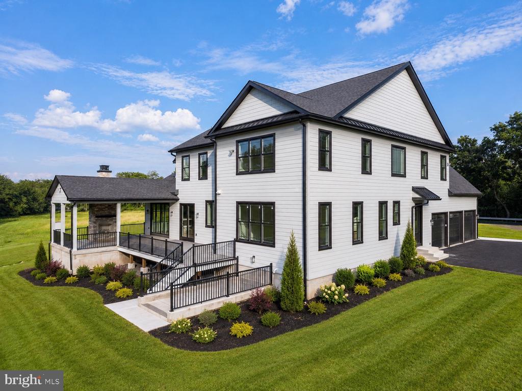 102 RAILROAD AVENUE