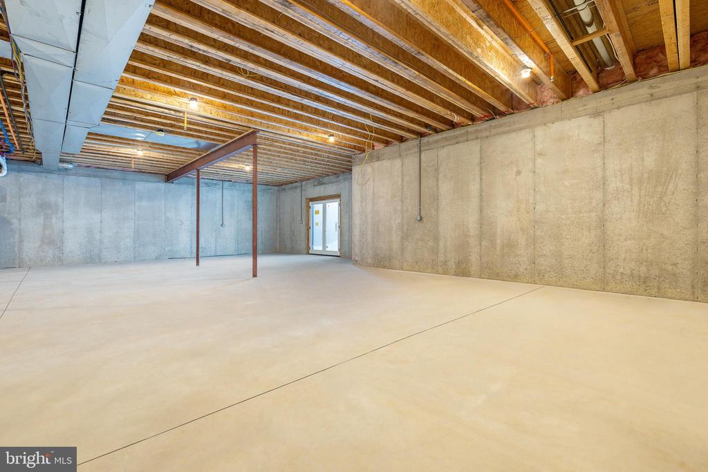 102 RAILROAD AVENUE