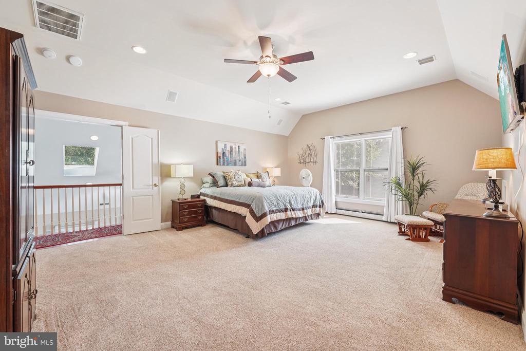 6139 PALOMINO DRIVE
