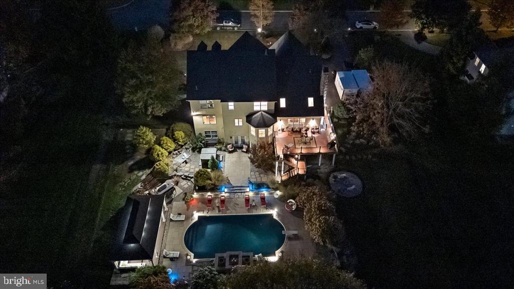 6942 LEHIGH COURT