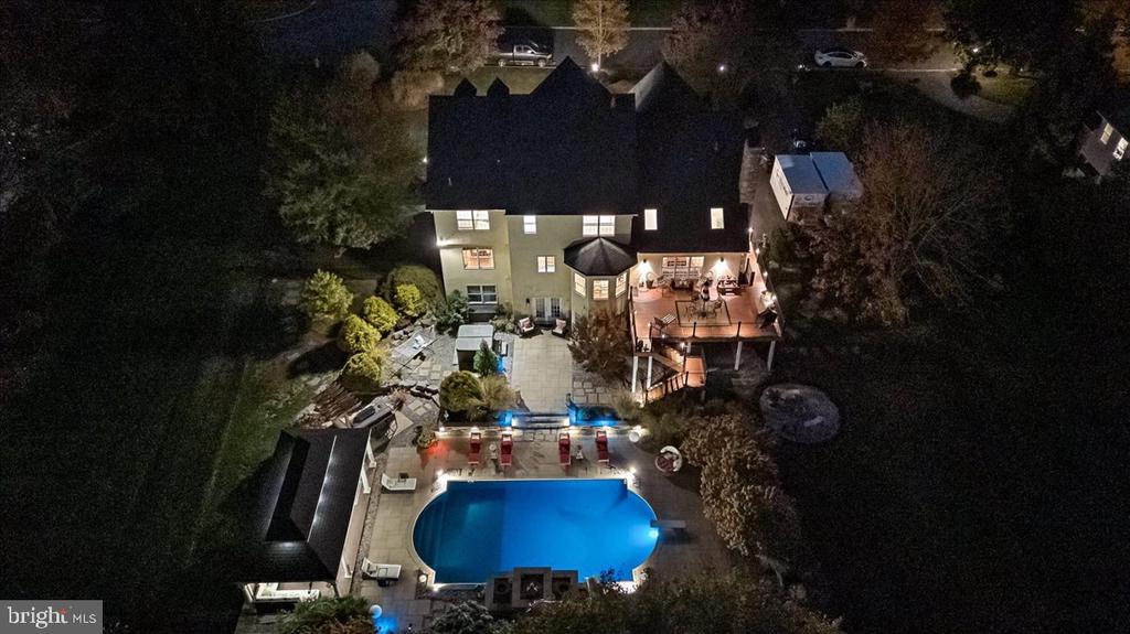 6942 LEHIGH COURT
