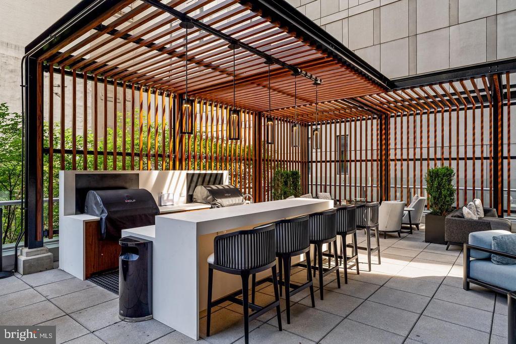 1414 S Penn Sq #Ph1a