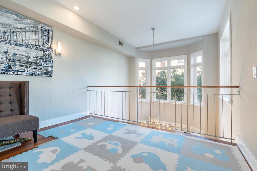 838 LOMBARD STREET