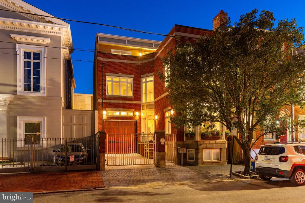 838 LOMBARD STREET