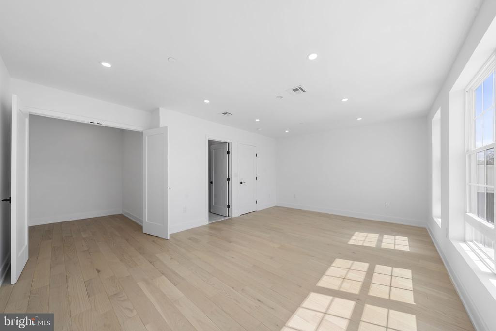 2552 SOMERSET STREET