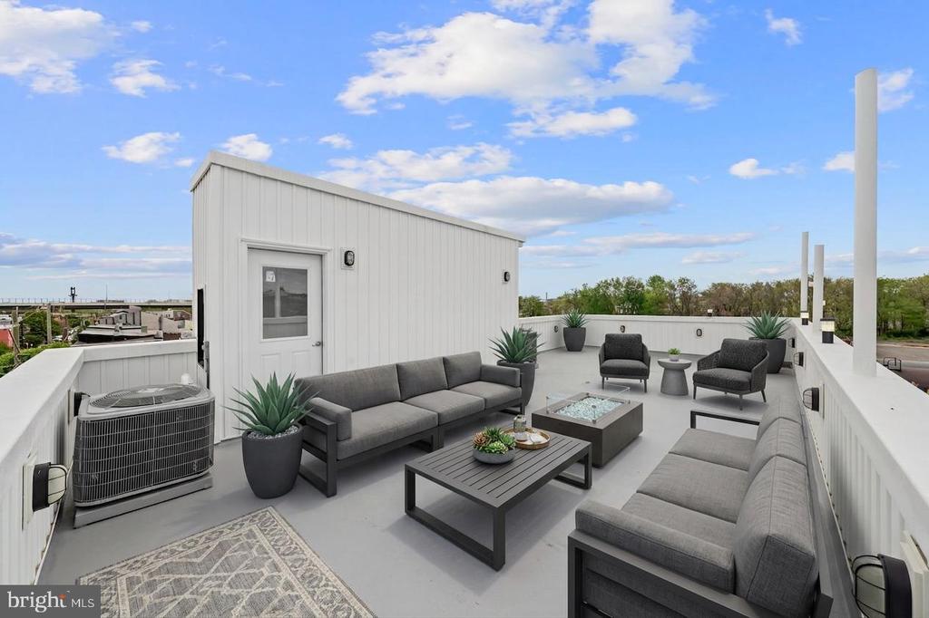 2552 SOMERSET STREET