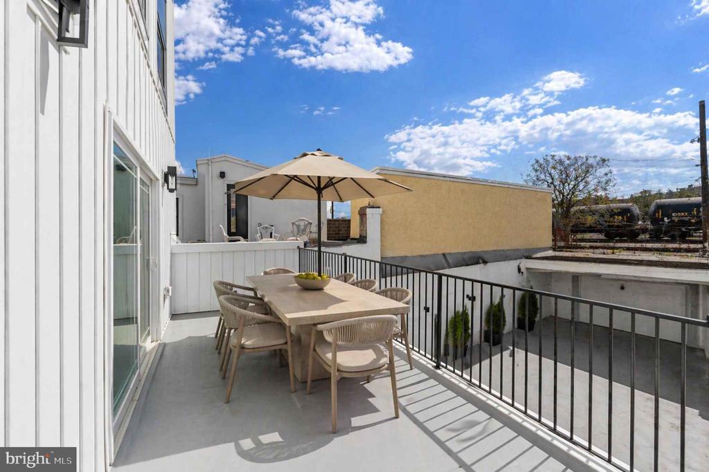 2552 SOMERSET STREET