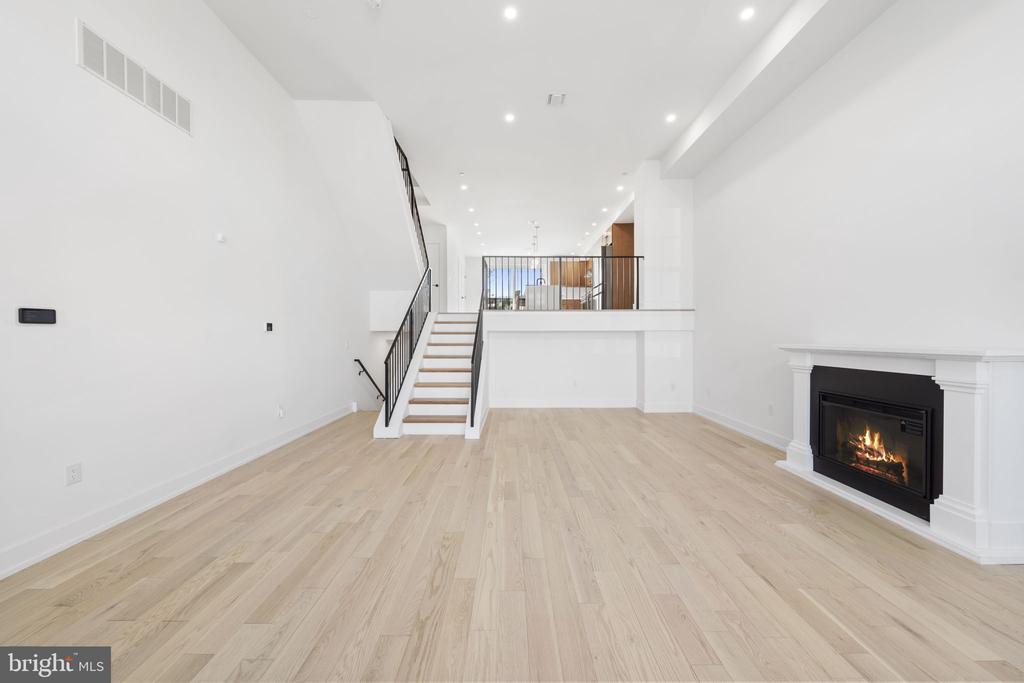 2552 SOMERSET STREET