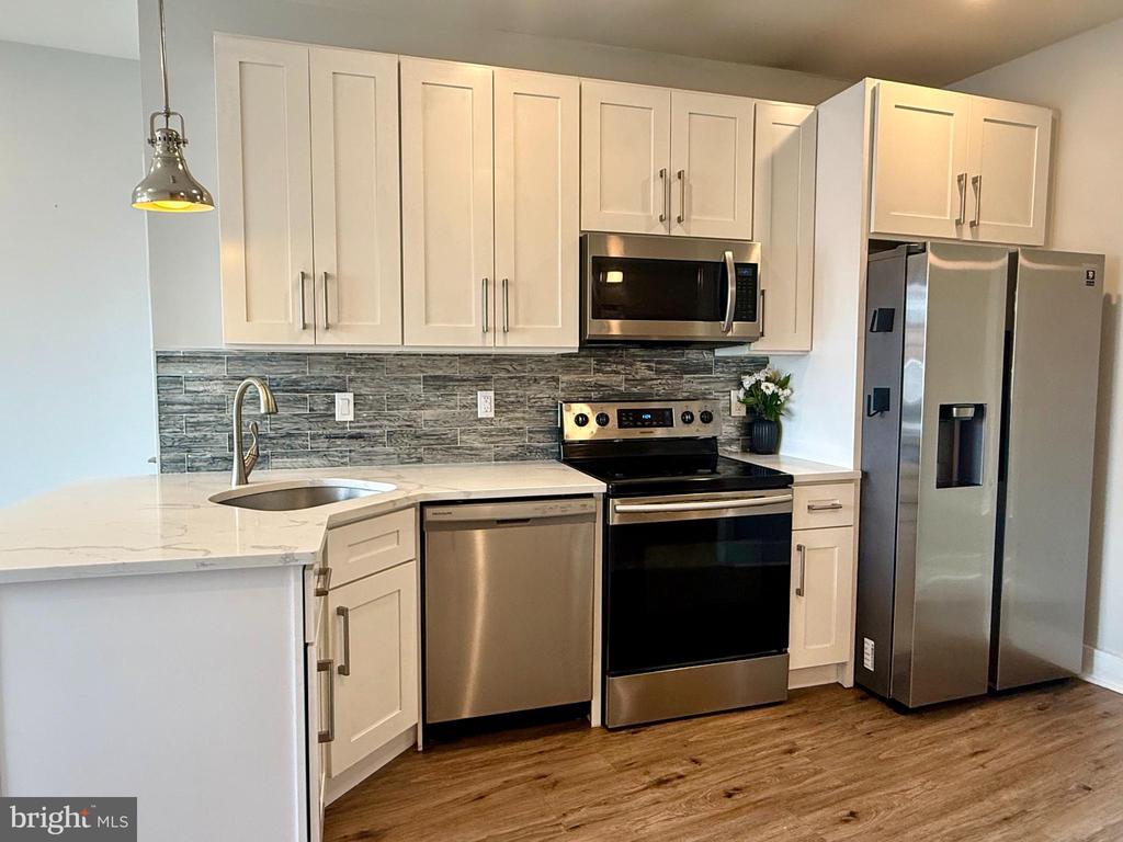 2425 FRANKFORD AVENUE Unit: 2