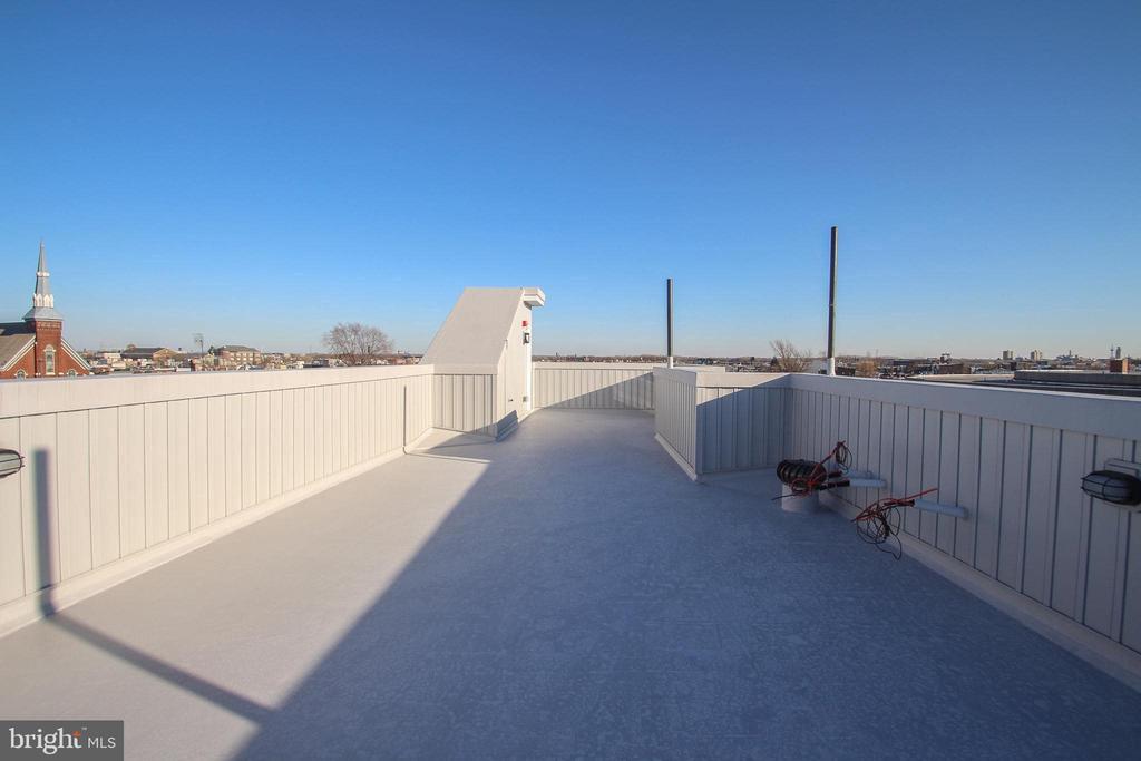 2425 FRANKFORD AVENUE Unit: 2