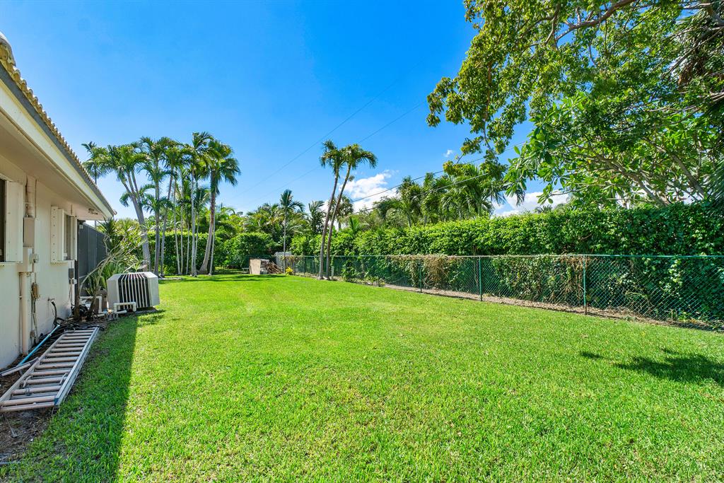 2201 Banyan Road