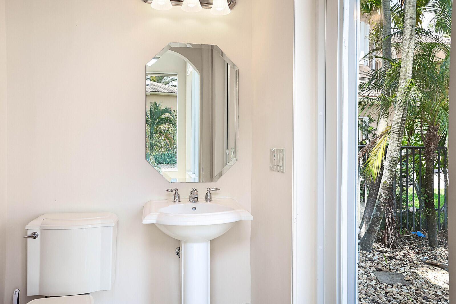 8684 Baystone Cove