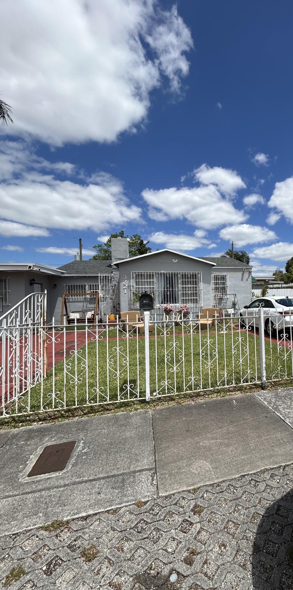 3221 NW 19th Street