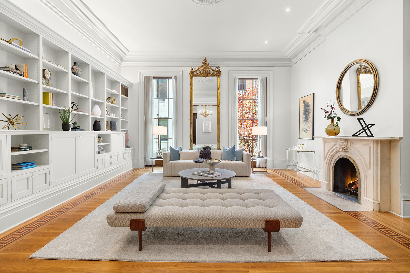 24 W 10TH Street