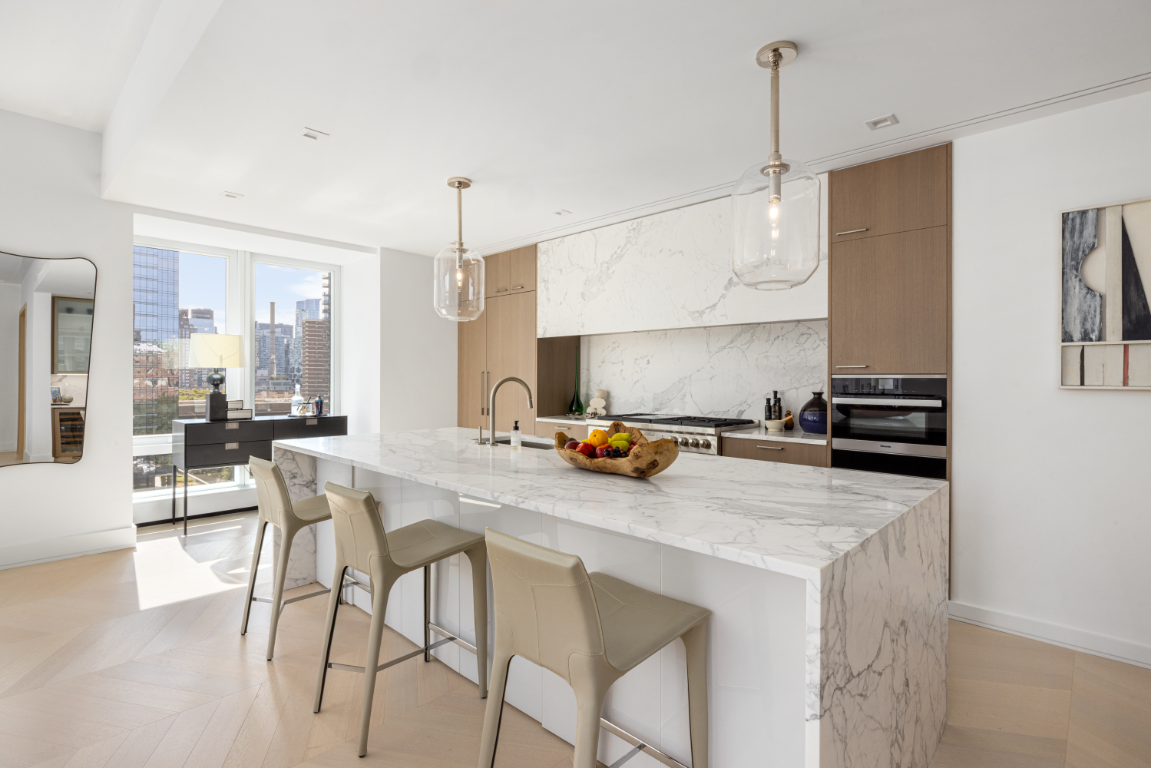 200 Amsterdam Avenue 7A