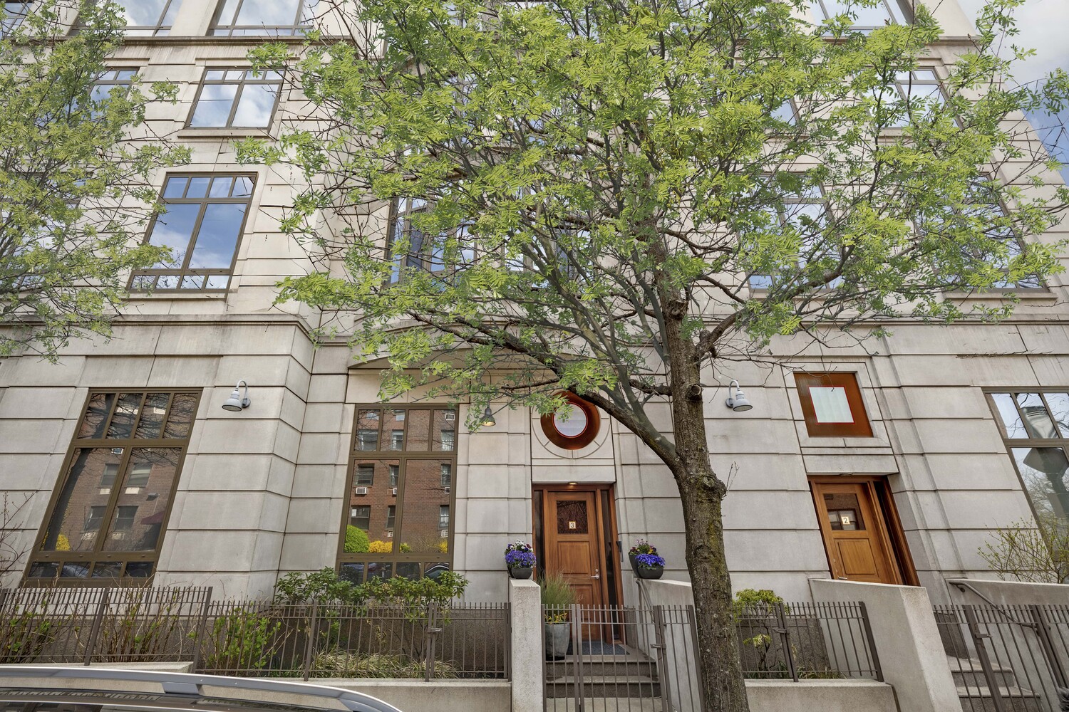 3 MORTON Square