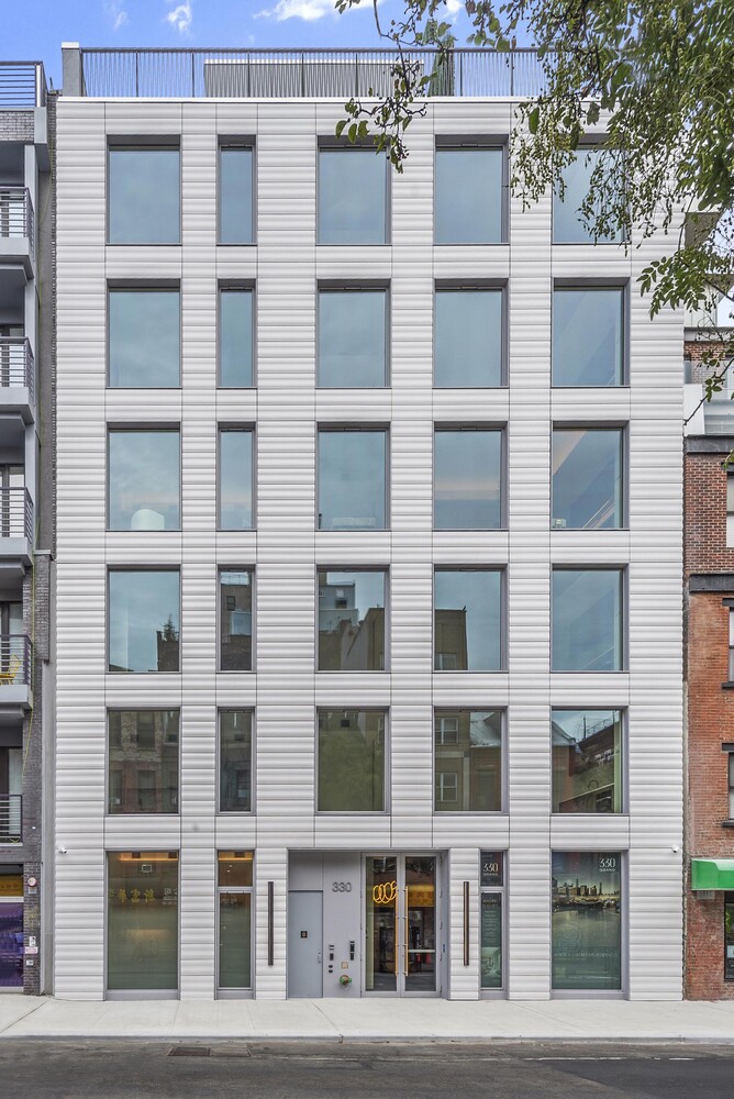 330 GRAND Street 5B