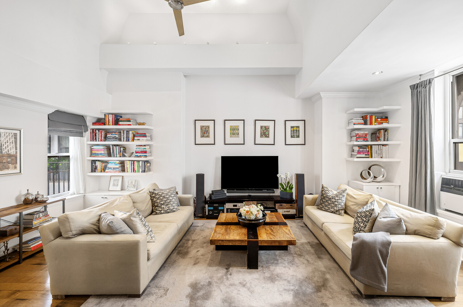 3 HANOVER Square PH22B
