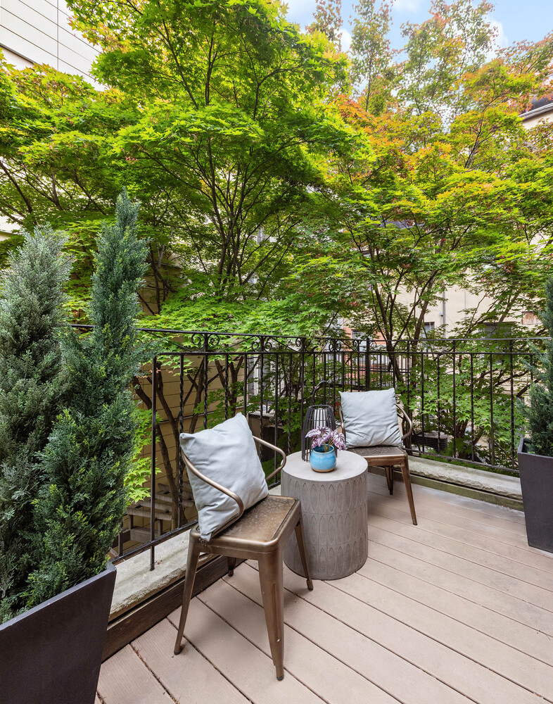 127 E 81ST Street