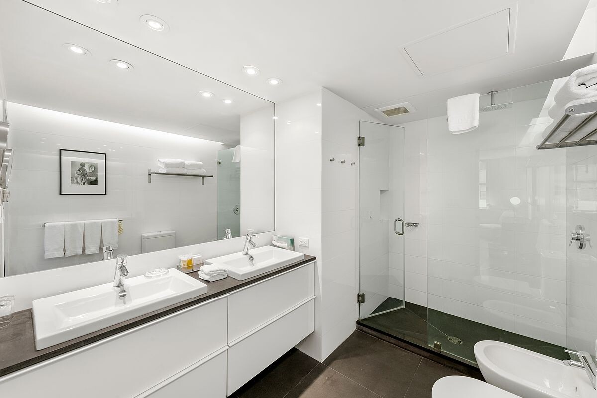 111 E 56TH Street 1415