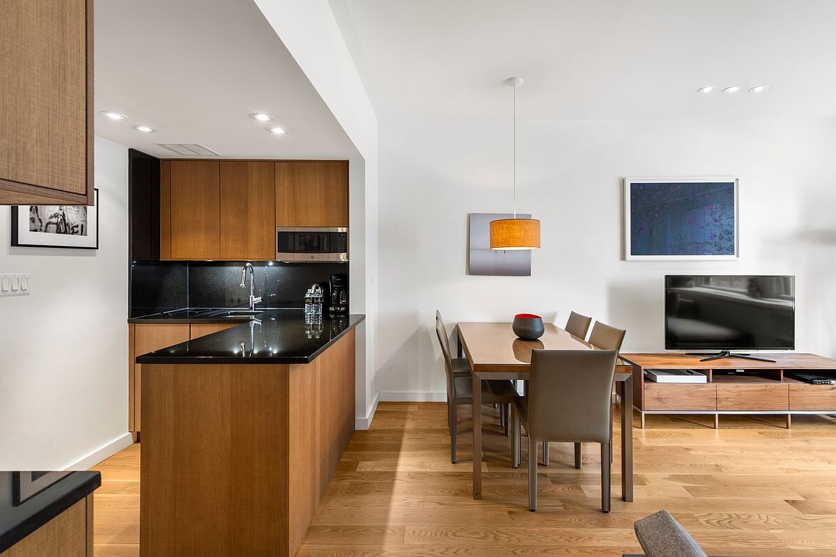 111 E 56TH Street 1415