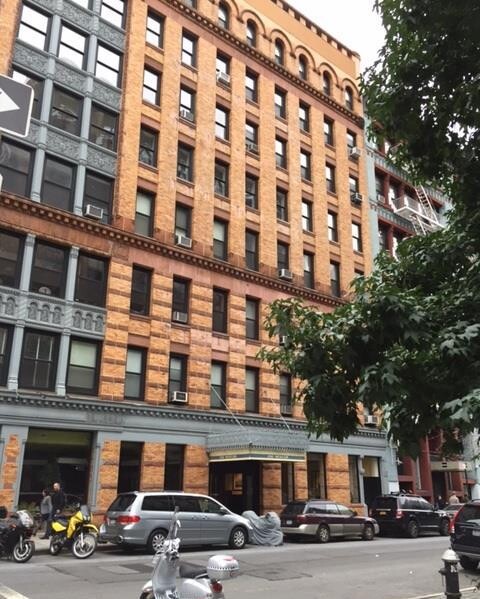 250 MERCER Street B1602