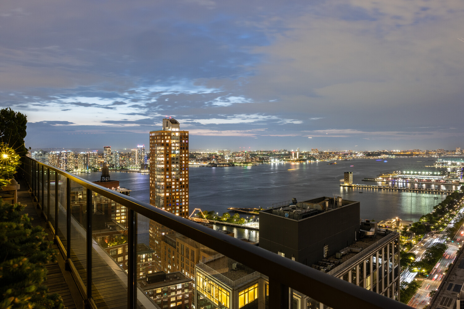 101 WARREN Street PH3450