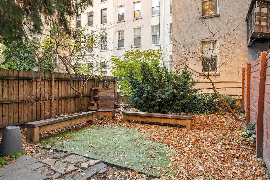 362 W 30TH Street HOUSE