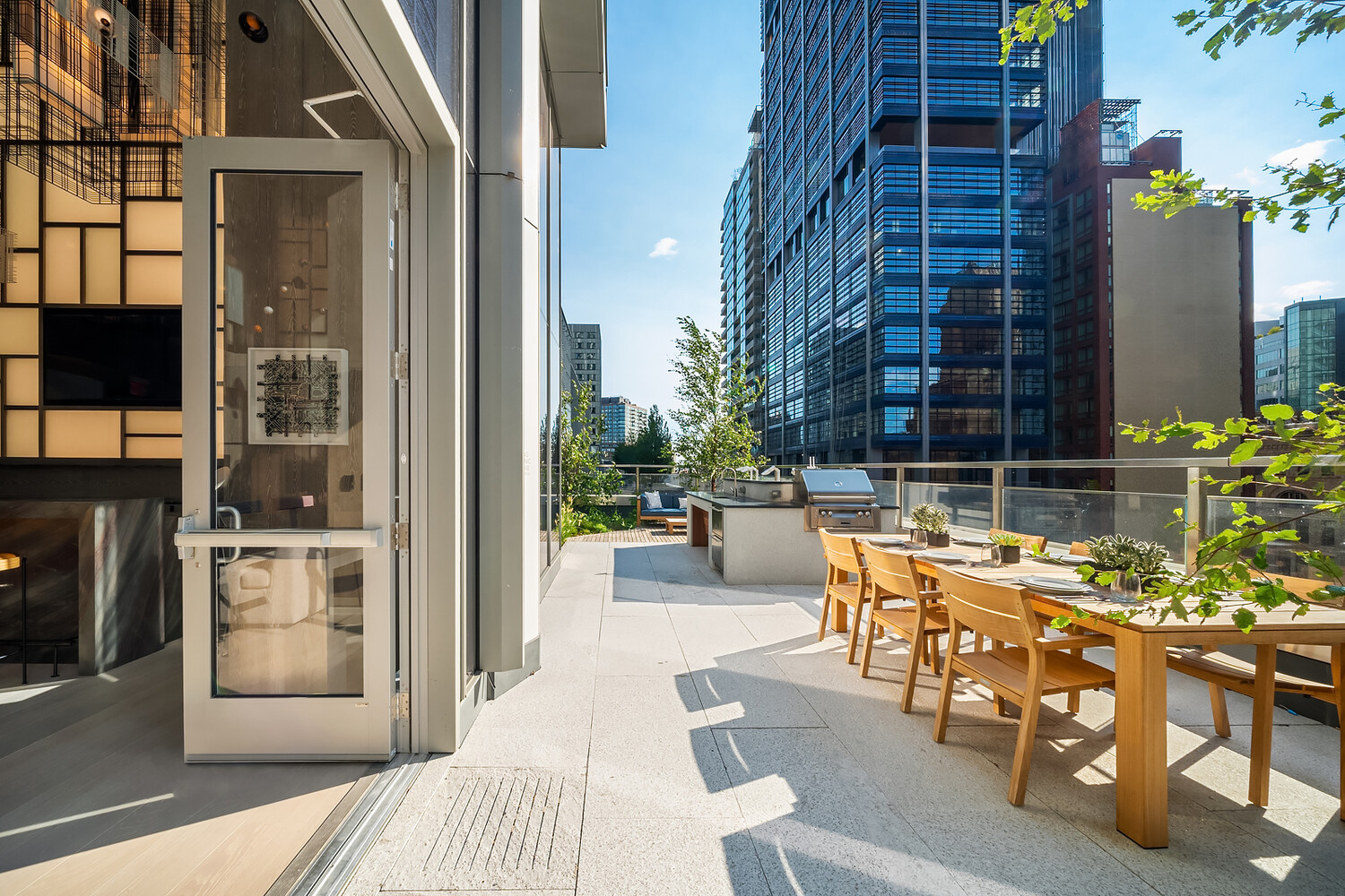 1 CITY Point 66C