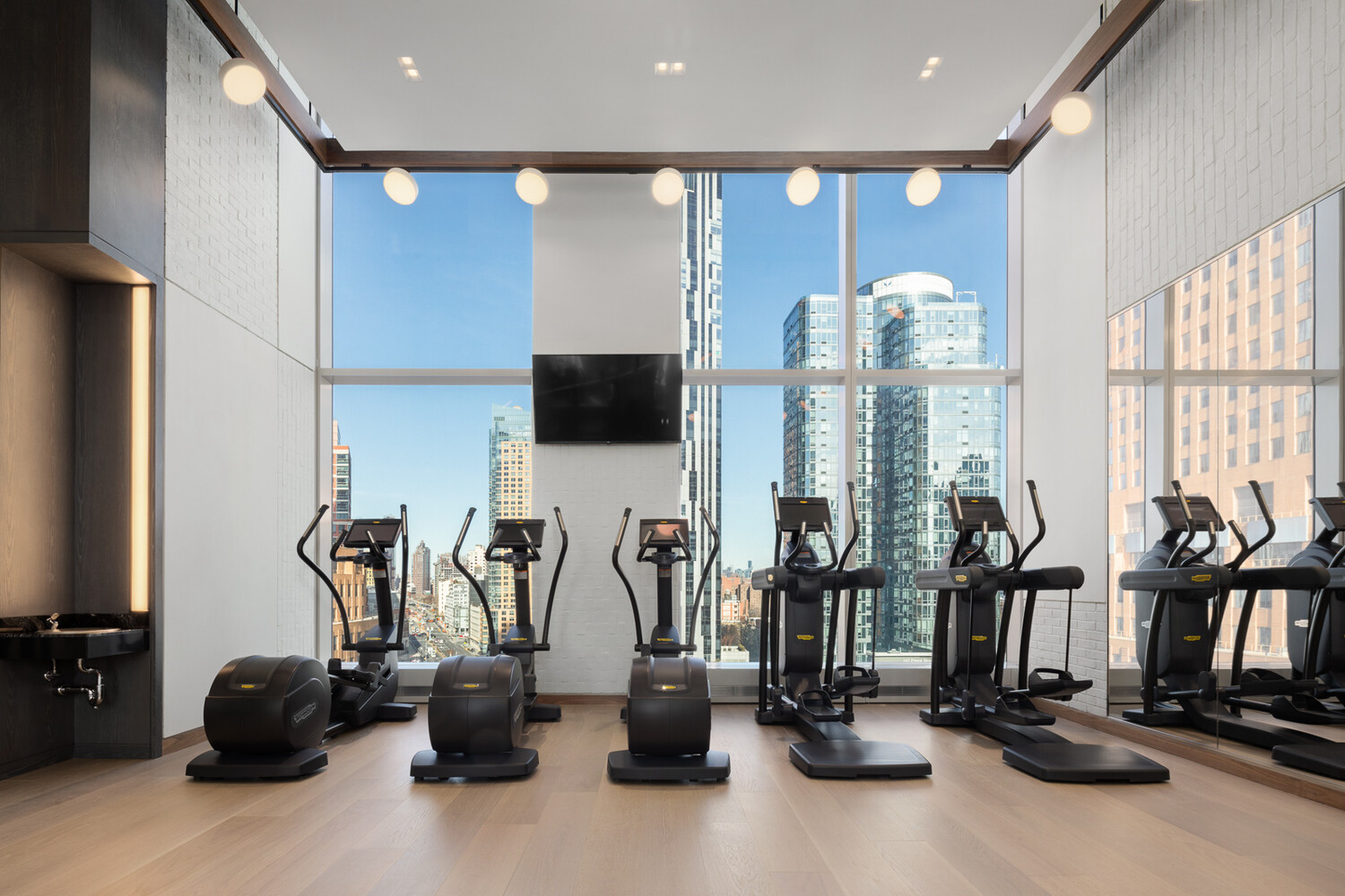1 CITY Point 31E