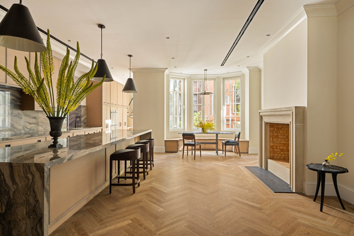 5 E 63RD Street