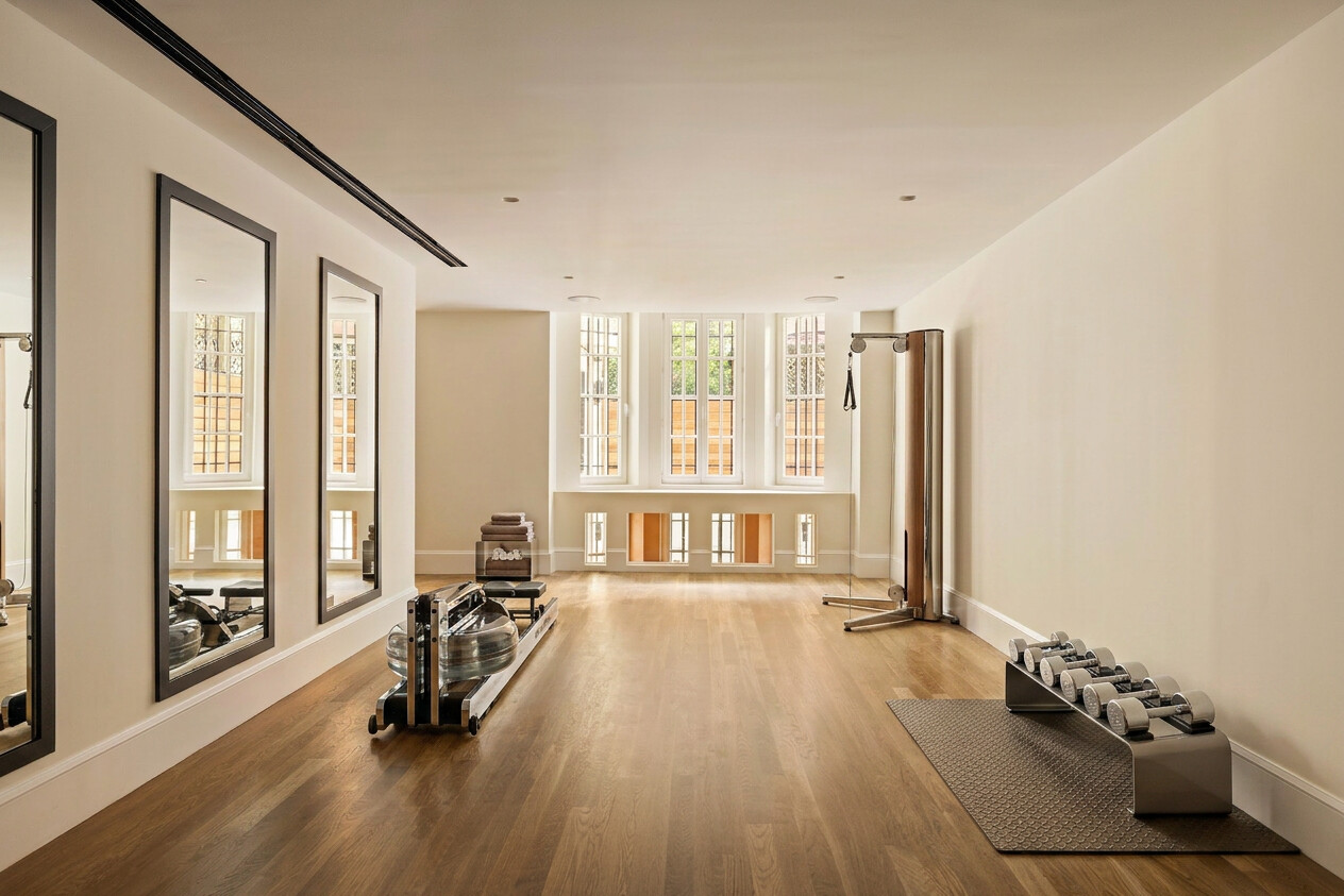 5 E 63RD Street