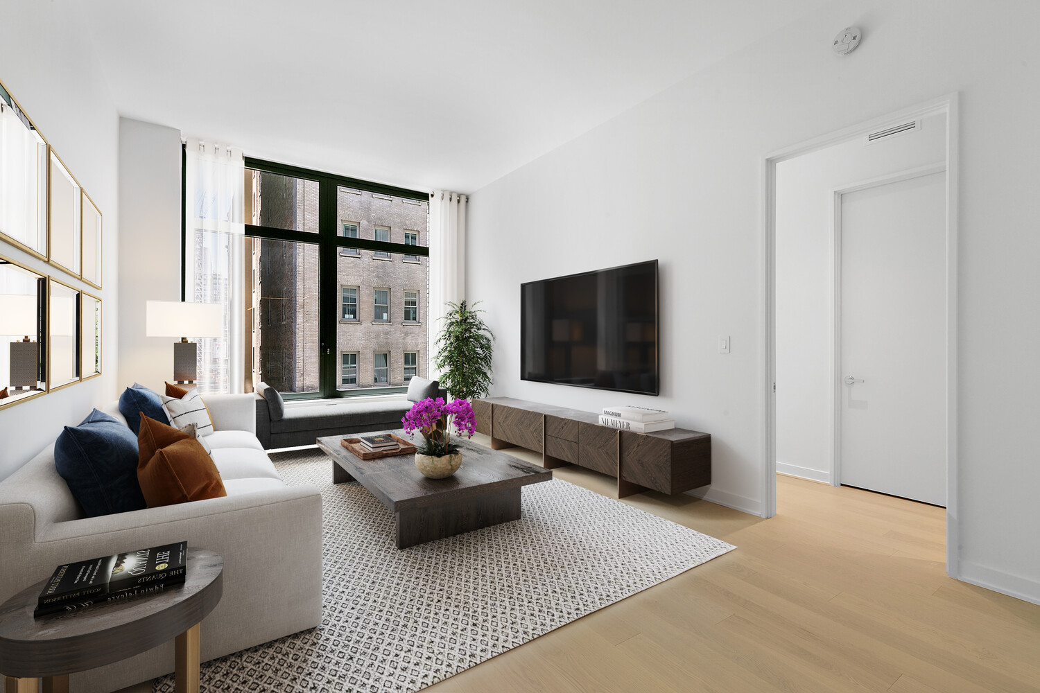 77 CHARLTON Street S4D