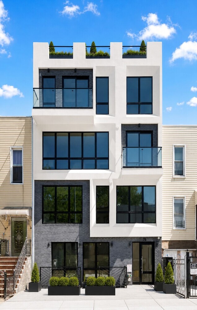 78 HARMAN Street 4F