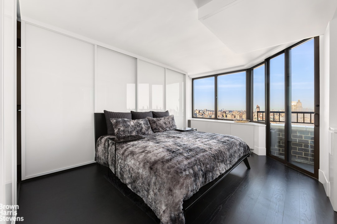 22 West 66th Street PH2526