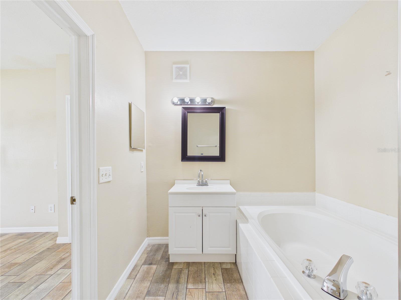 16305 ENCLAVE VILLAGE DR #102