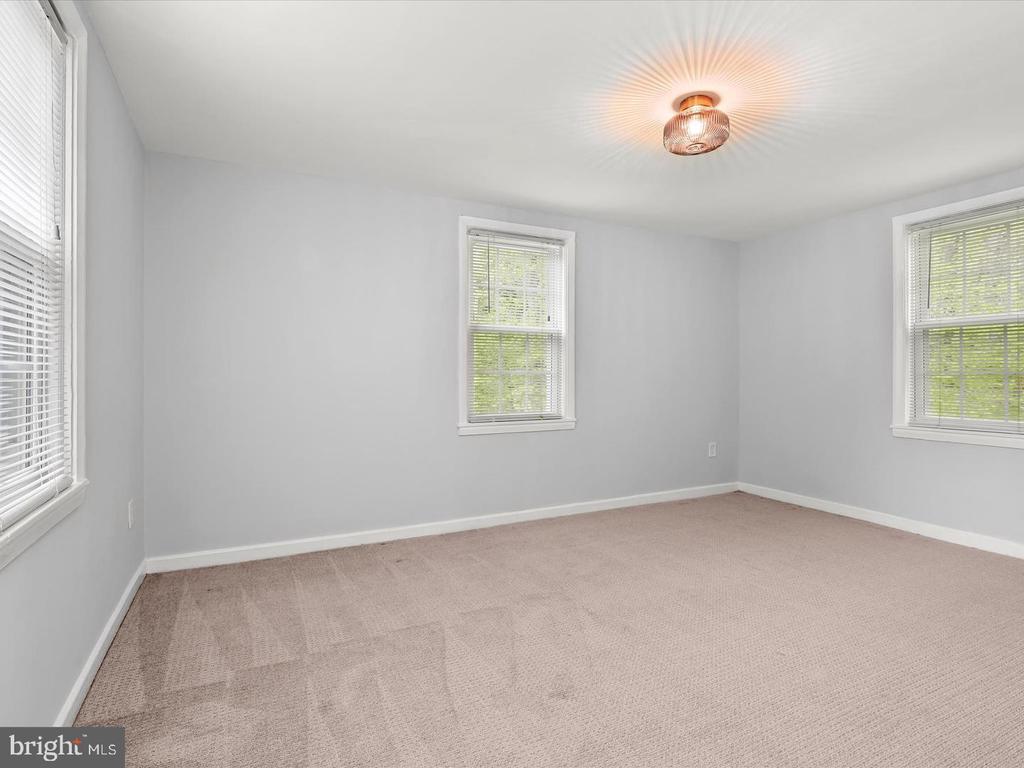 706 S ARLINGTON MILL DRIVE 18203