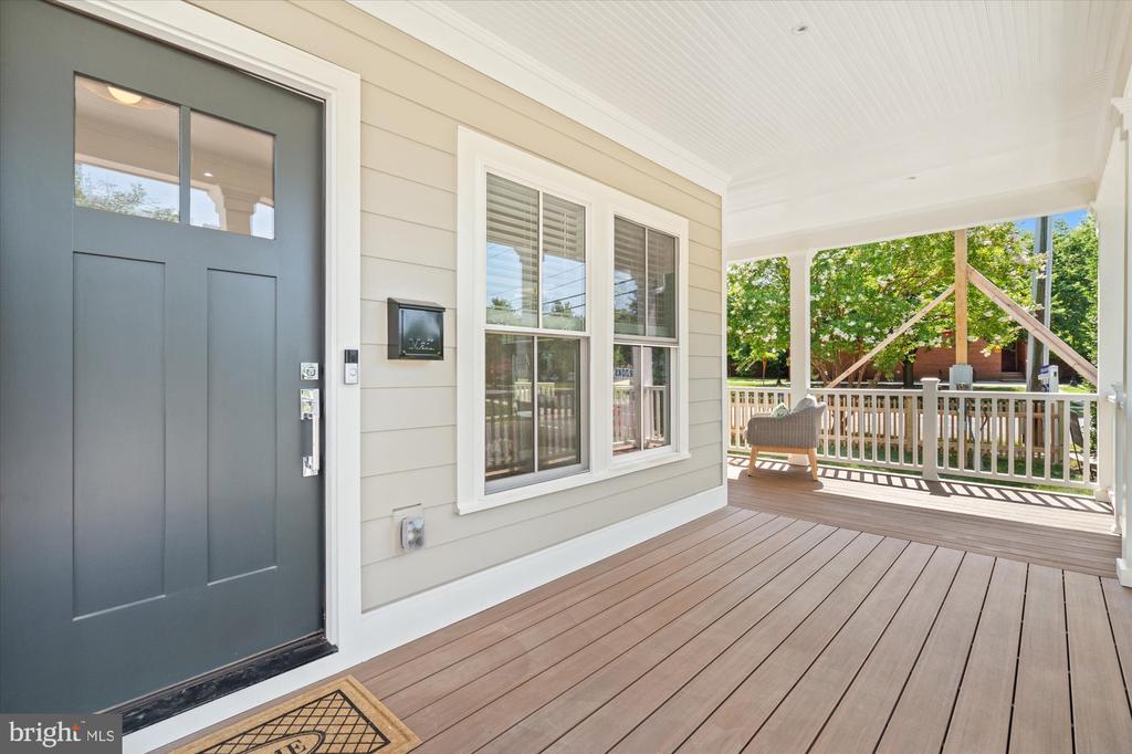 28 W CHAPMAN STREET
