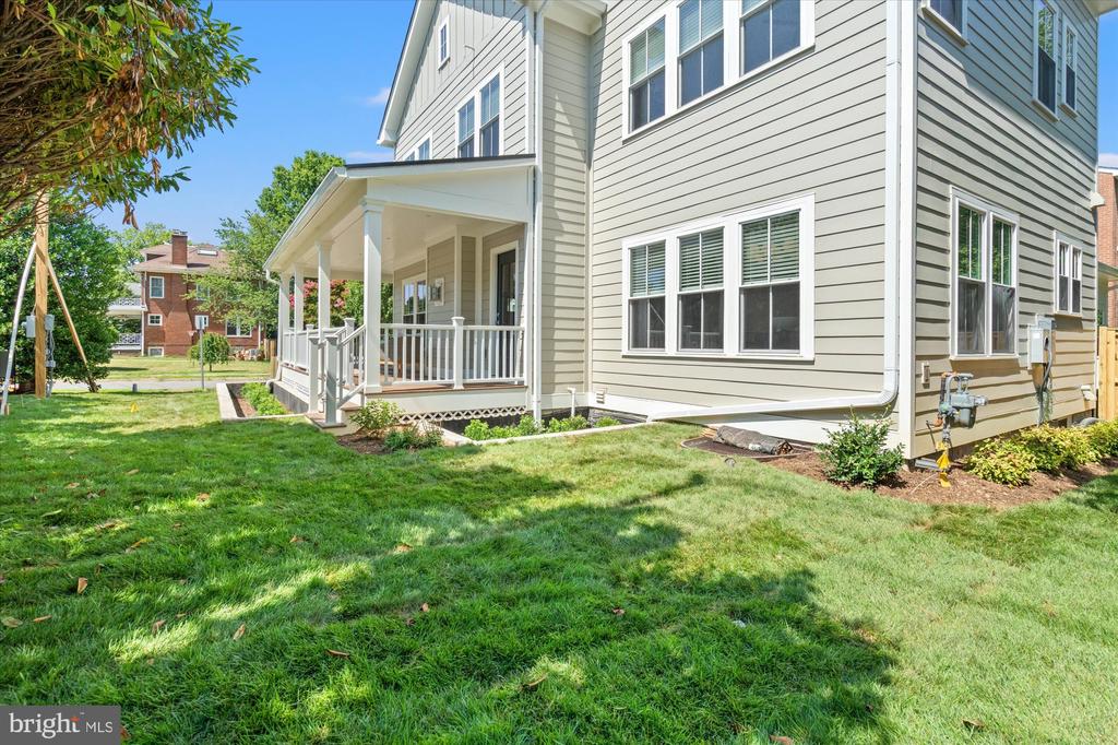 28 W CHAPMAN STREET