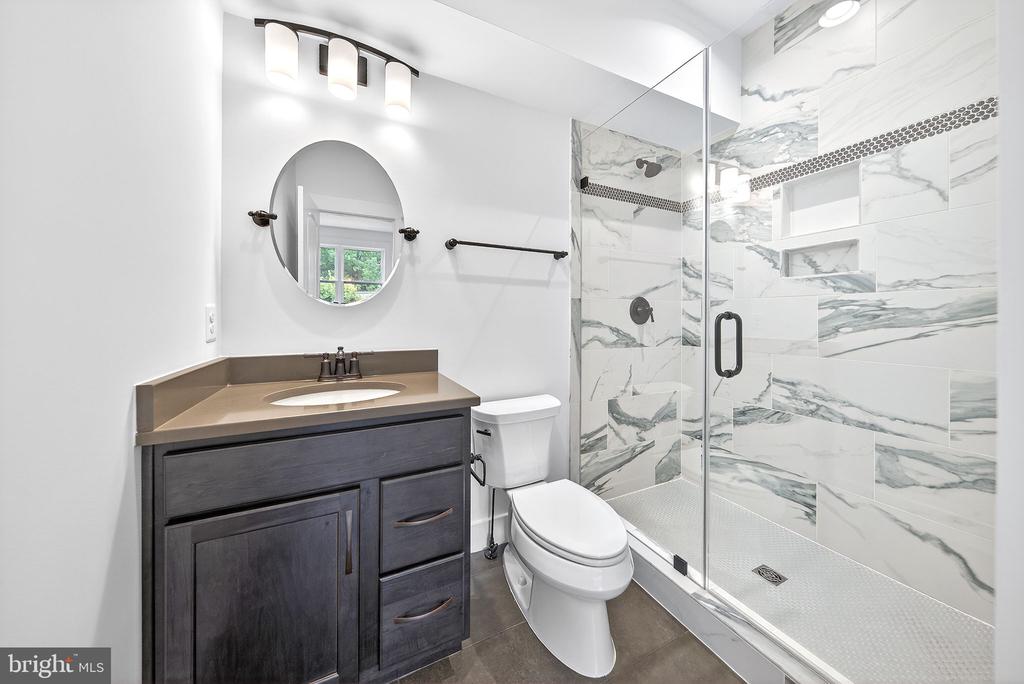 3913 VICTORIA OAKS TRAIL