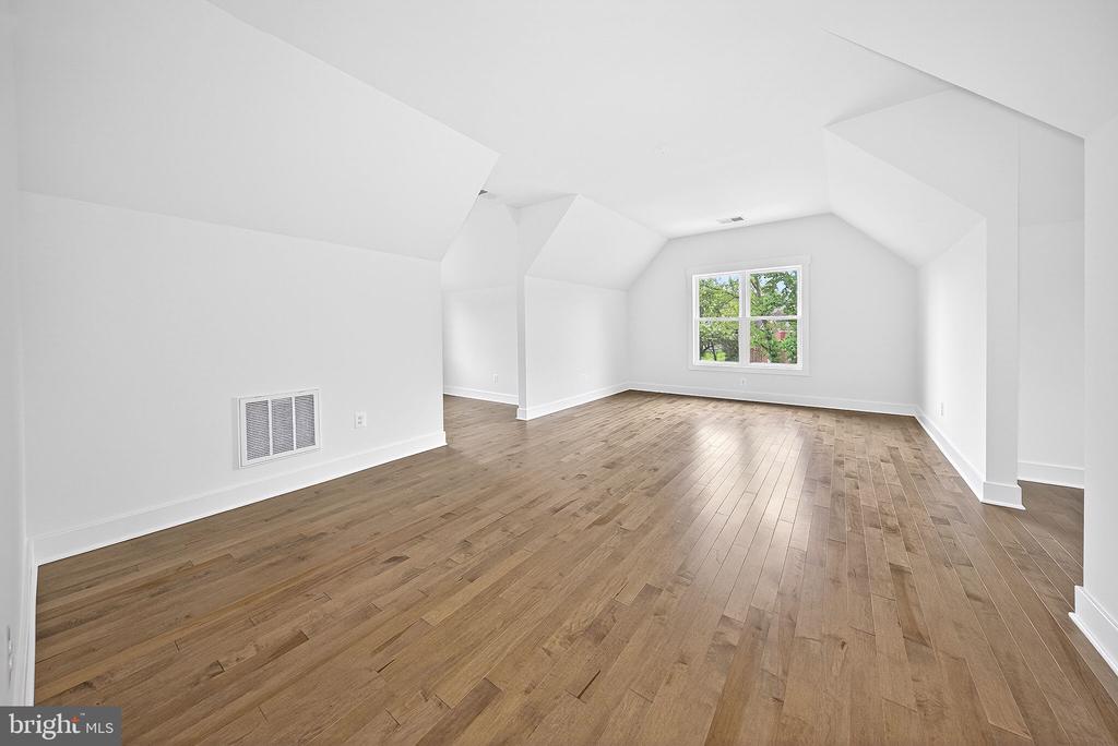 3913 VICTORIA OAKS TRAIL