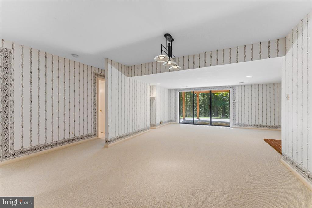8000 SEVEN HILLS COURT