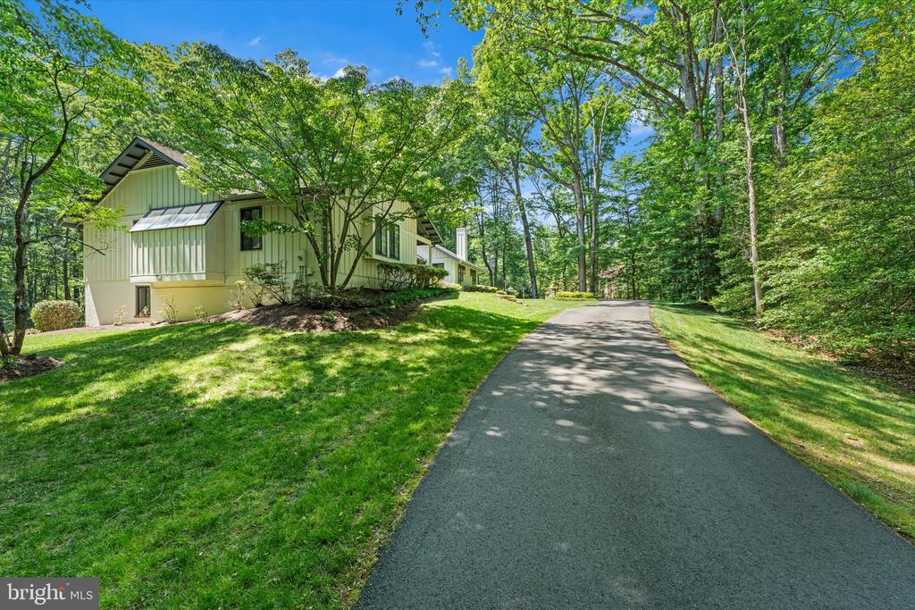 8000 SEVEN HILLS COURT